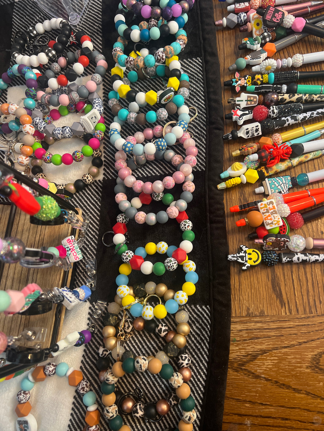 Discount wristlets (TIKTOK live)